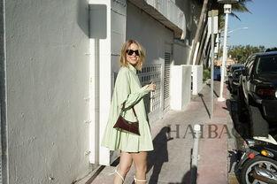 日韩博主衬衫裙穿搭视频,轻松打造优雅日常风